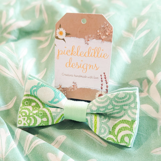 Spring Green Dog Bowtie 2