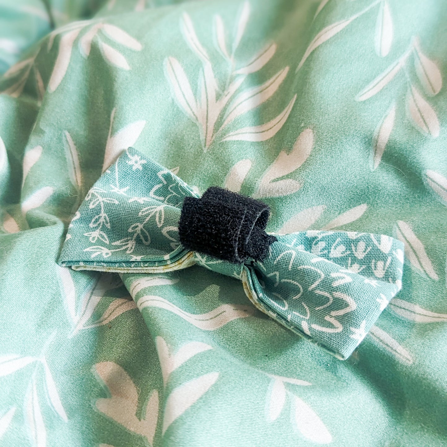 Prairie Cream Dog Bowtie