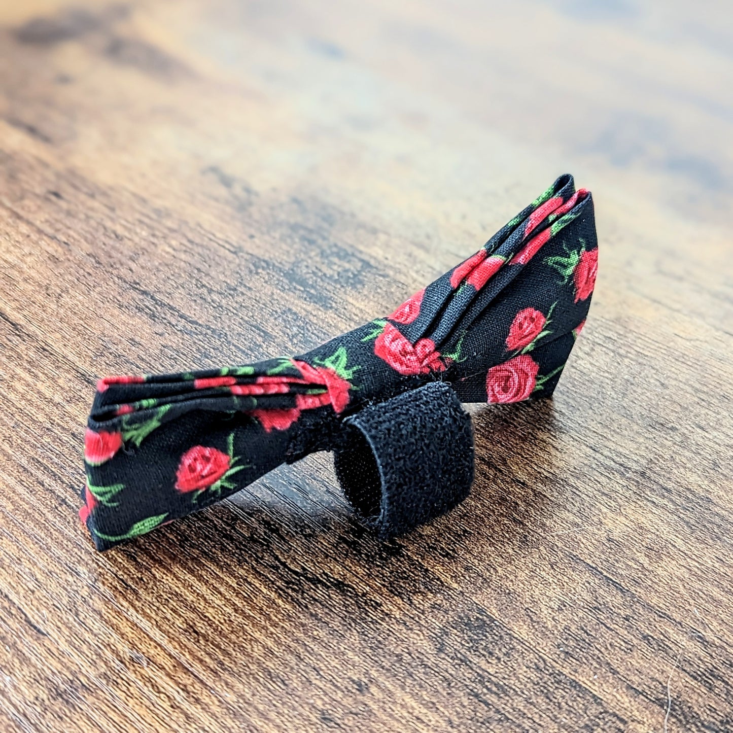 Pickledillie Designs offers handsewn, handmade unique cloth dog bowties for collars. Add a touch of style to your pet's wardrobe with these one-of-a-kind accessories made in Annapolis, Maryland. Explore our collection of pet fashion and accessories to elevate your furry friend's look.